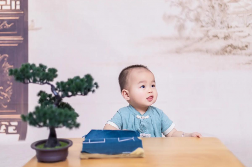 保亭宝宝眼屎多是什么原因 保亭宝宝眼屎多是什么原因